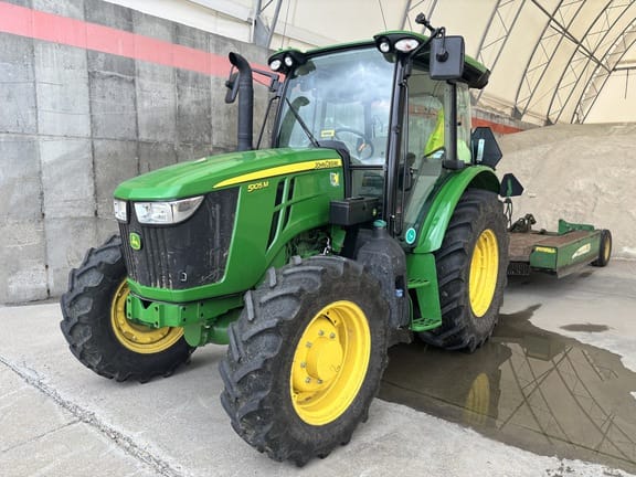 2023 John Deere 5105M Equipment Image0