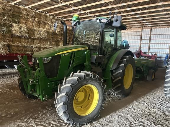Image of John Deere 5130M equipment image 2
