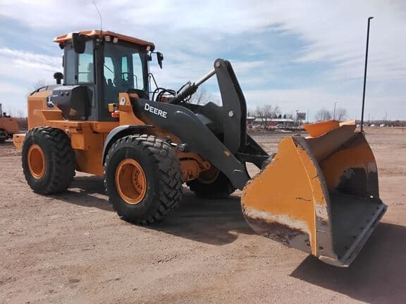 Image of John Deere 524P equipment image 2