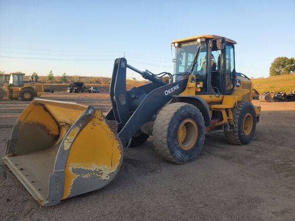 Image of John Deere 524P Primary image