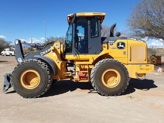 Image of John Deere 544P equipment image 1