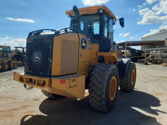 Image of John Deere 544P equipment image 4