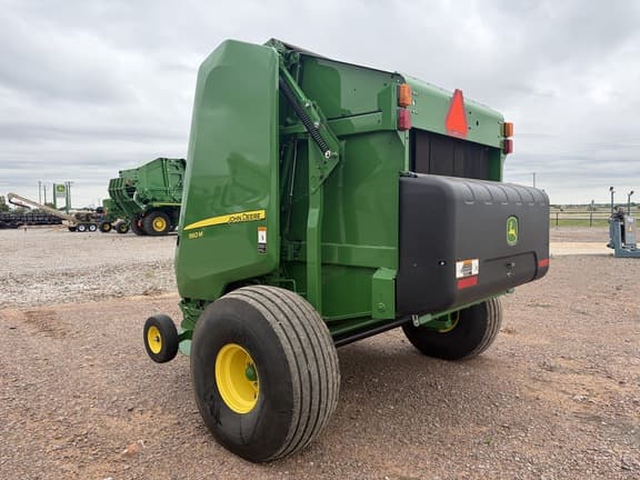 Image of John Deere 560M equipment image 2