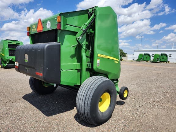 Image of John Deere 560M equipment image 4