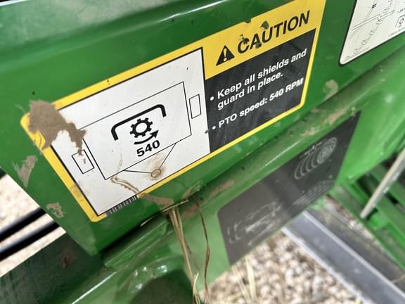 Image of John Deere 560M equipment image 3