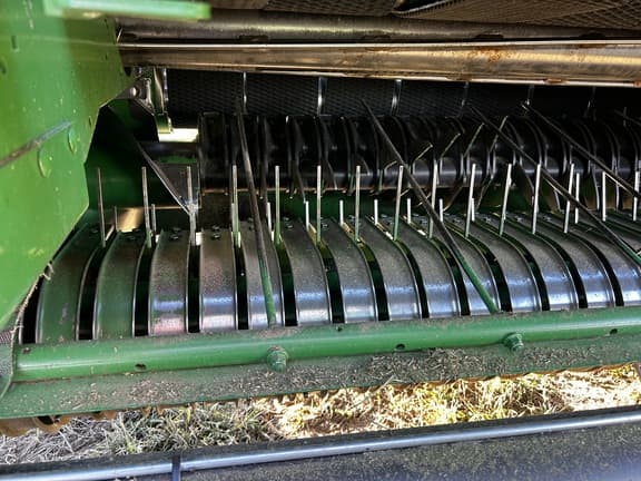 Image of John Deere 560M equipment image 4