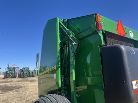 Image of John Deere 560M equipment image 4