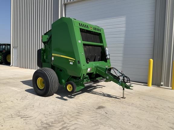 Image of John Deere 560M equipment image 4