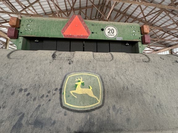 Image of John Deere 560M equipment image 4