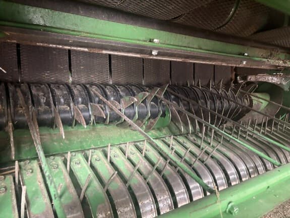 Image of John Deere 560M equipment image 4