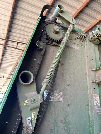 Image of John Deere 560M equipment image 3