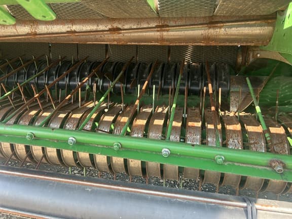 Image of John Deere 560M equipment image 4