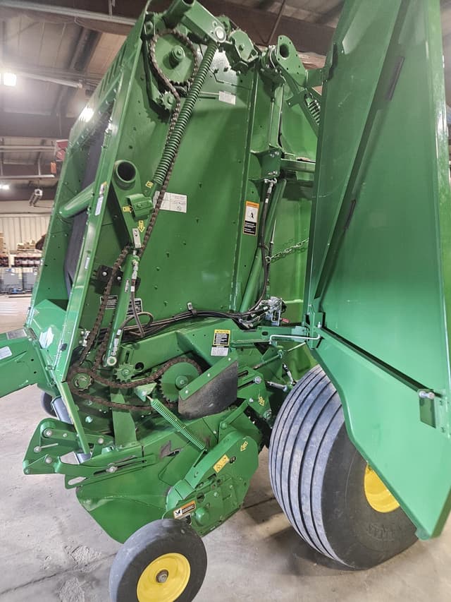 Image of John Deere 560M equipment image 4