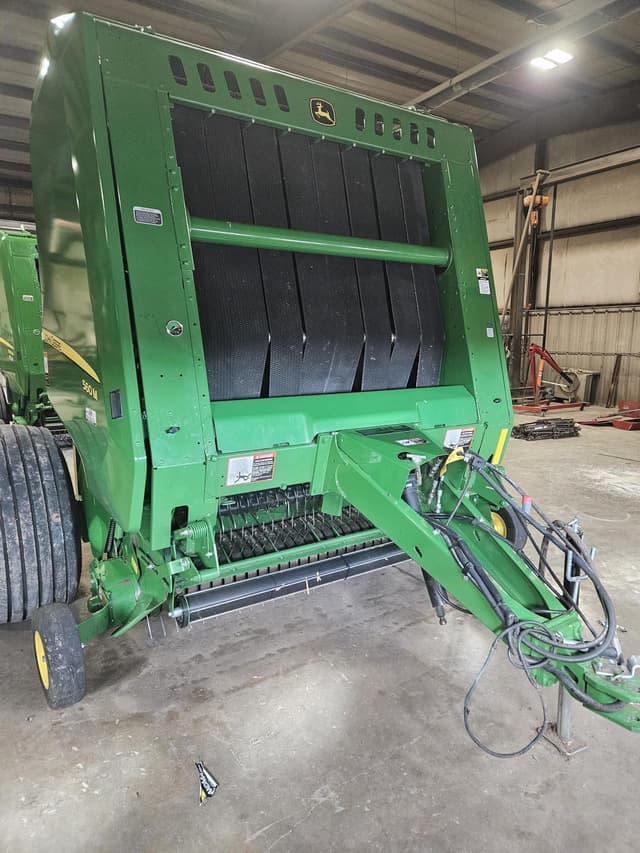 Image of John Deere 560M equipment image 1