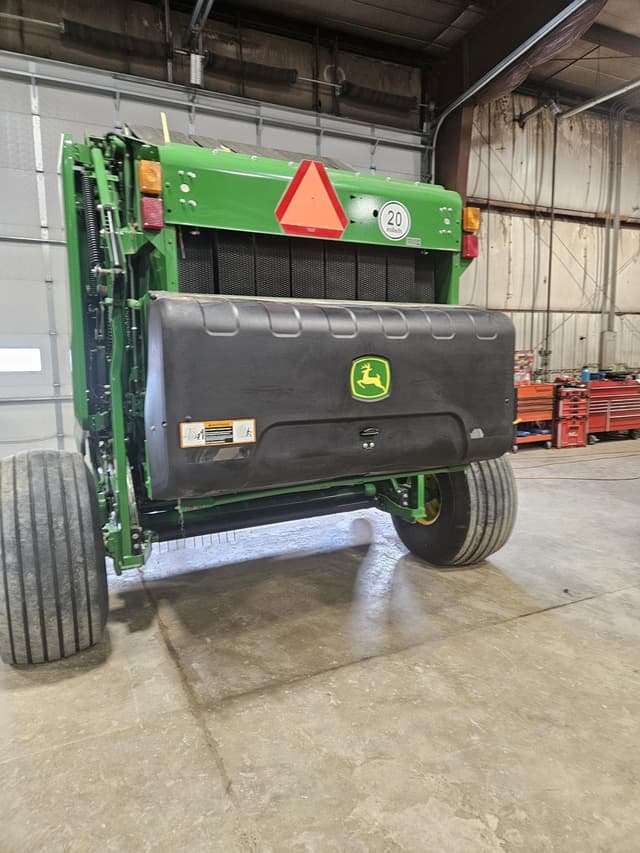 Image of John Deere 560M equipment image 3