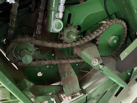 Image of John Deere 560M equipment image 3