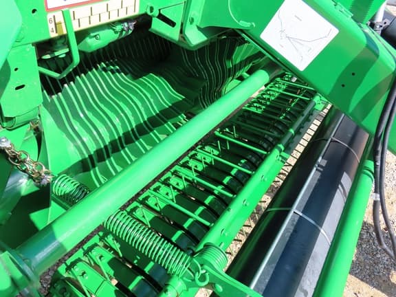 Image of John Deere 560R equipment image 3