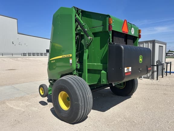 Image of John Deere 560R equipment image 2