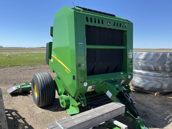 Image of John Deere 560R Image 0