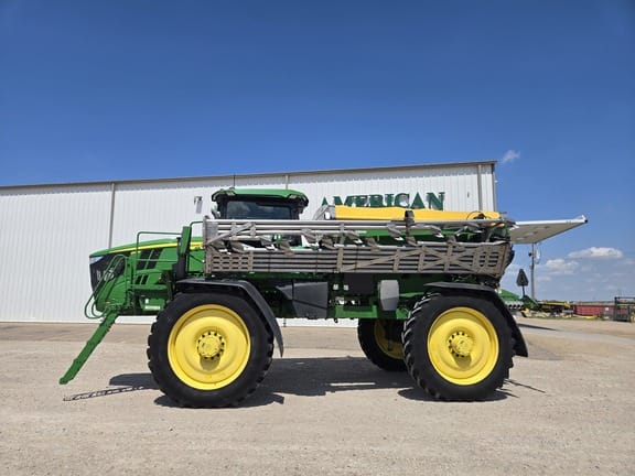 2023 John Deere 600R Equipment Image0