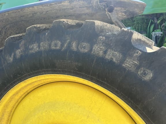 Image of John Deere 600R equipment image 1