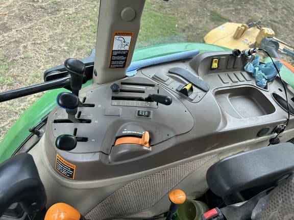 Image of John Deere 6105E equipment image 2