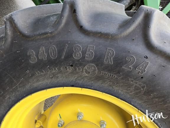 Image of John Deere 6105E equipment image 4