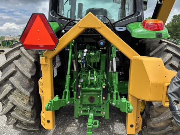 Image of John Deere 6110M equipment image 3
