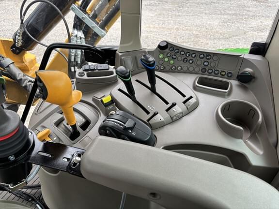 Image of John Deere 6110M equipment image 4