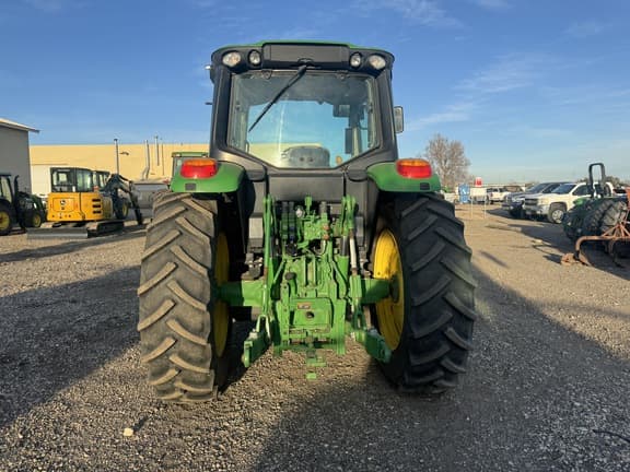 Image of John Deere 6110M equipment image 2
