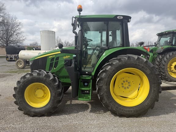 Image of John Deere 6110M equipment image 4