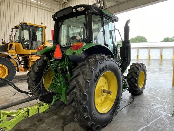 Image of John Deere 6110M equipment image 3