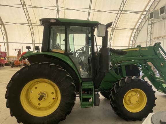 Image of John Deere 6110M equipment image 3