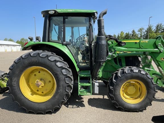 Image of John Deere 6110M equipment image 4
