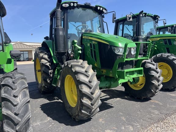 Image of John Deere 6110M equipment image 1