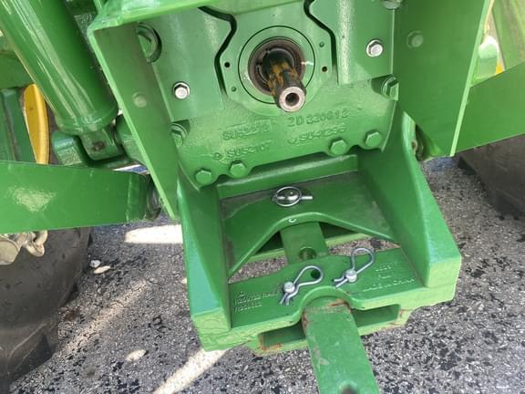 Image of John Deere 6120E equipment image 3