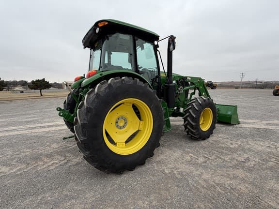 Image of John Deere 6120E equipment image 4