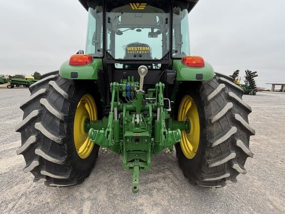 Image of John Deere 6120E equipment image 3
