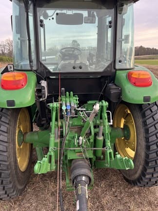 Image of John Deere 6120E equipment image 3