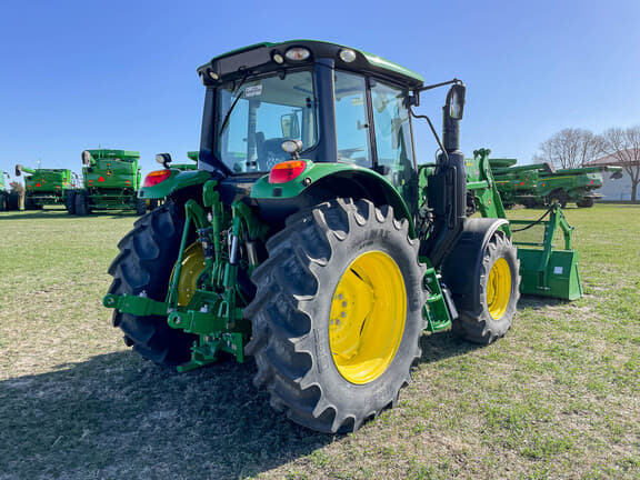Image of John Deere 6120M equipment image 4