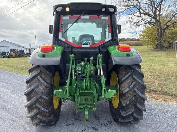 Image of John Deere 6120M equipment image 2