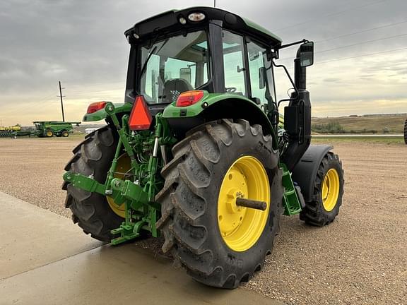 Image of John Deere 6120M equipment image 4