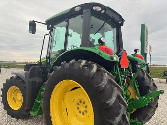 Image of John Deere 6120M equipment image 3