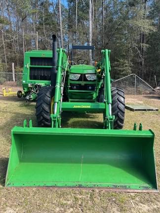 Image of John Deere 6120M equipment image 2