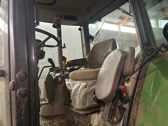 Image of John Deere 6130M equipment image 4