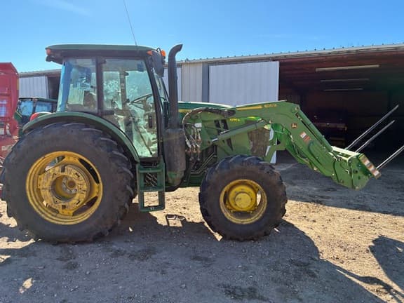 Image of John Deere 6135E equipment image 2