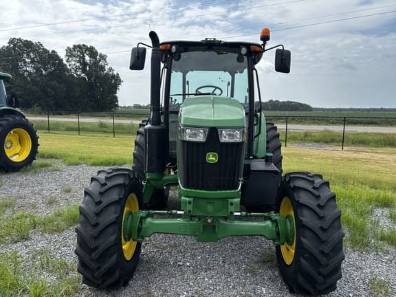 Image of John Deere 6135E equipment image 1