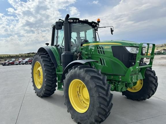 Image of John Deere 6155M equipment image 4