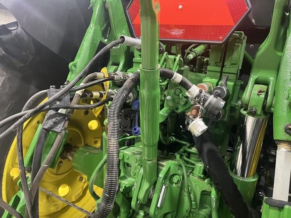 Image of John Deere 6155M equipment image 4