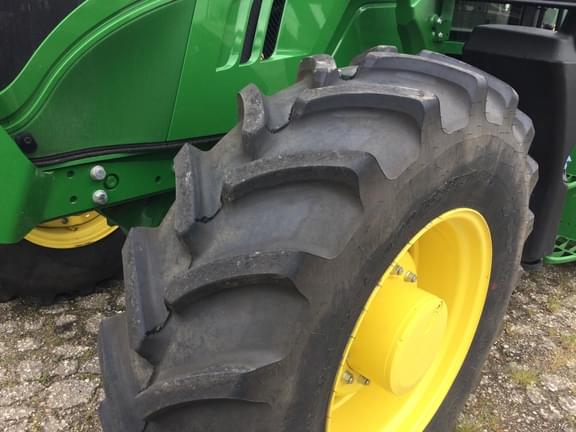 Image of John Deere 6155M equipment image 2